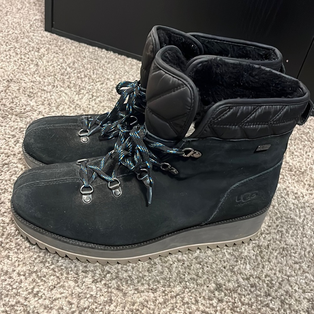 UGG Birch Boots Size 9.5